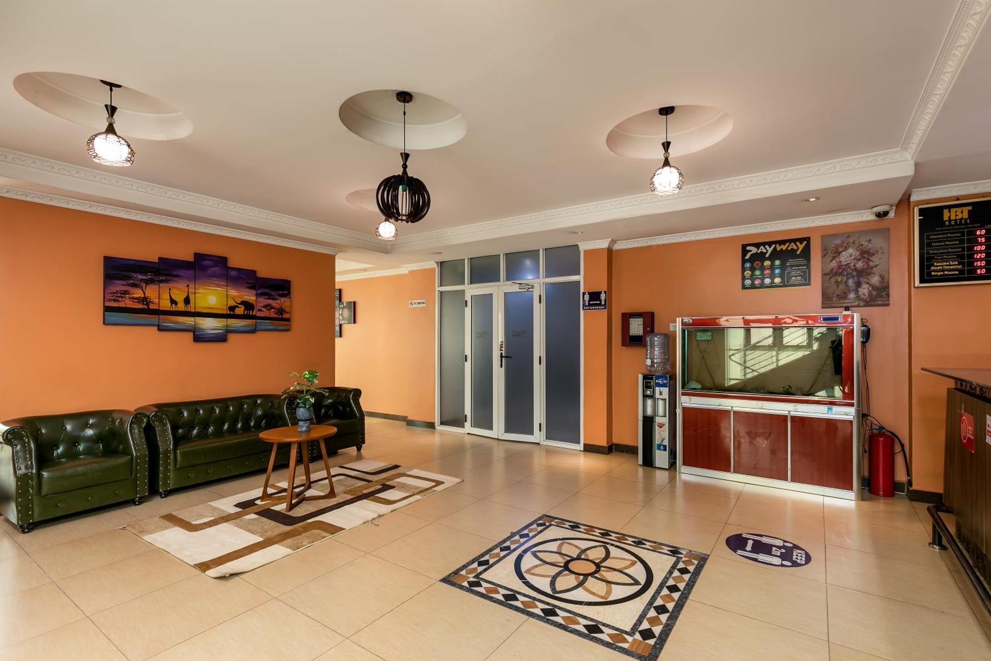 Russell Hotel Кампала Екстериор снимка