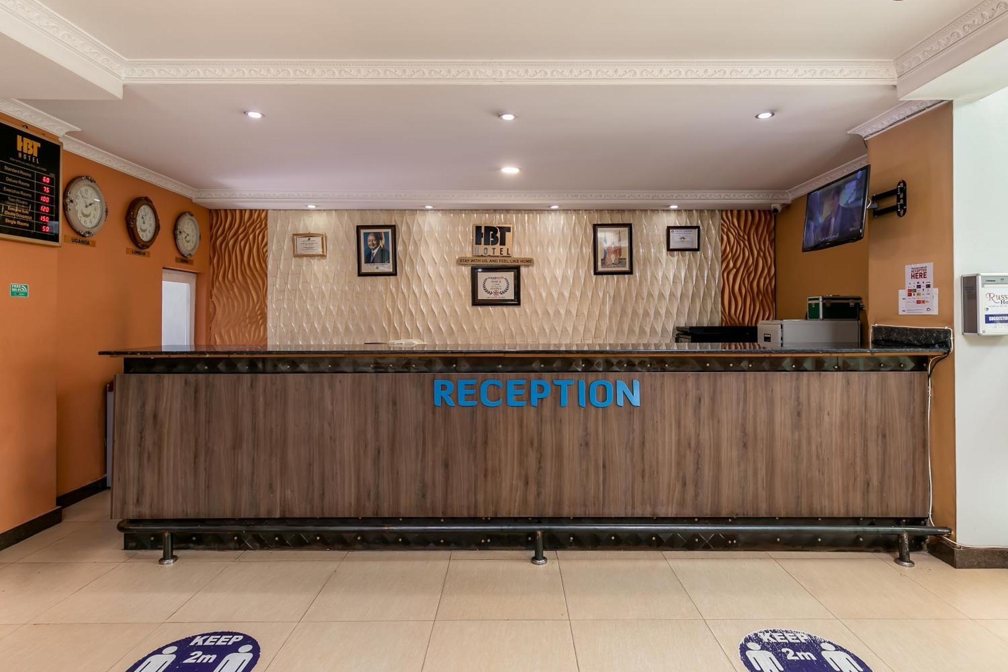 Russell Hotel Кампала Екстериор снимка
