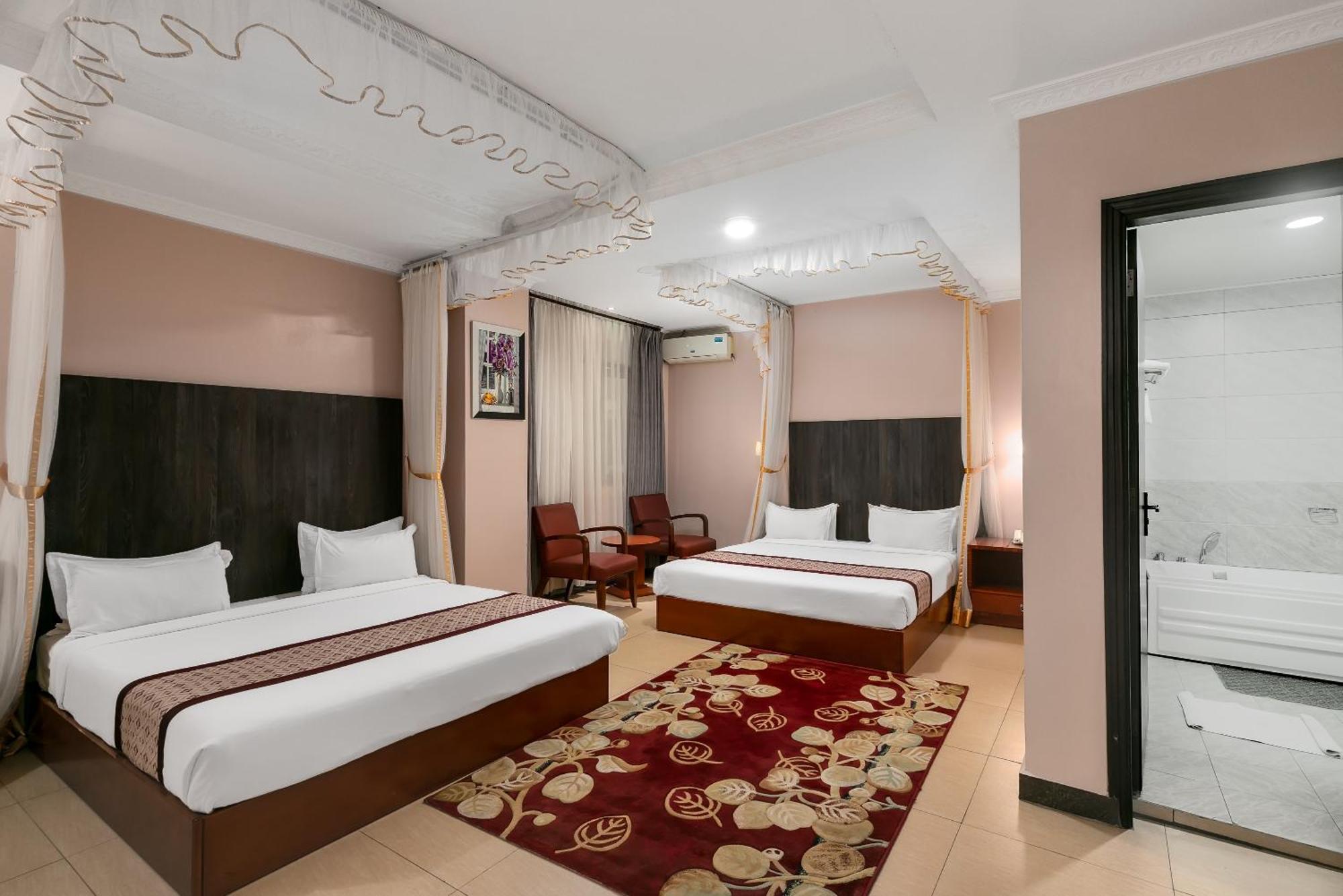 Russell Hotel Кампала Екстериор снимка