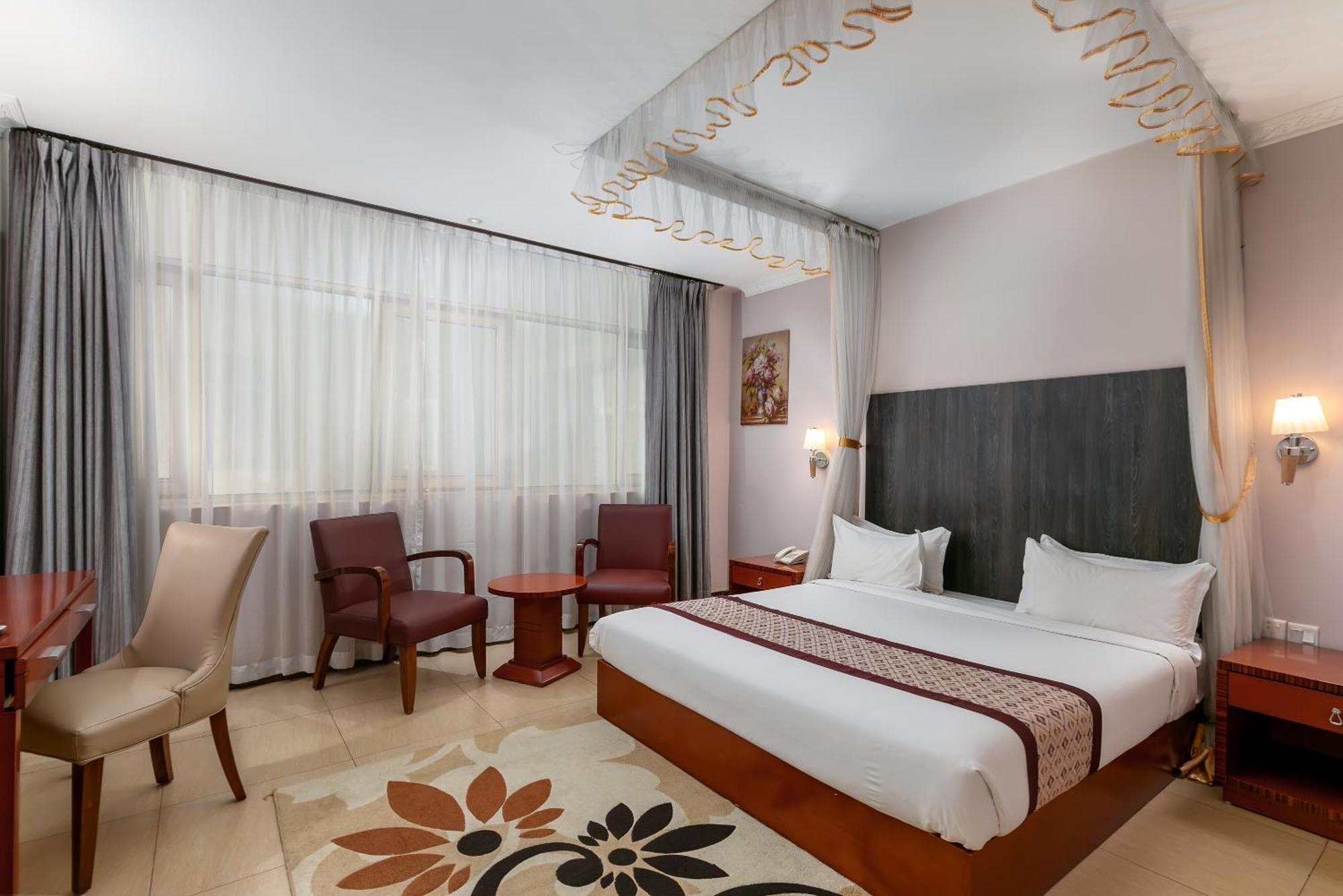 Russell Hotel Кампала Екстериор снимка