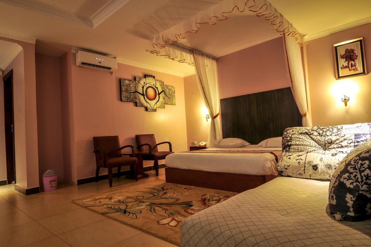 Russell Hotel Кампала Екстериор снимка