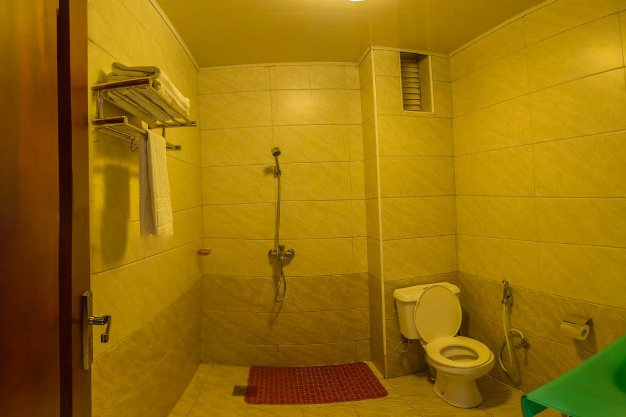 Russell Hotel Кампала Екстериор снимка