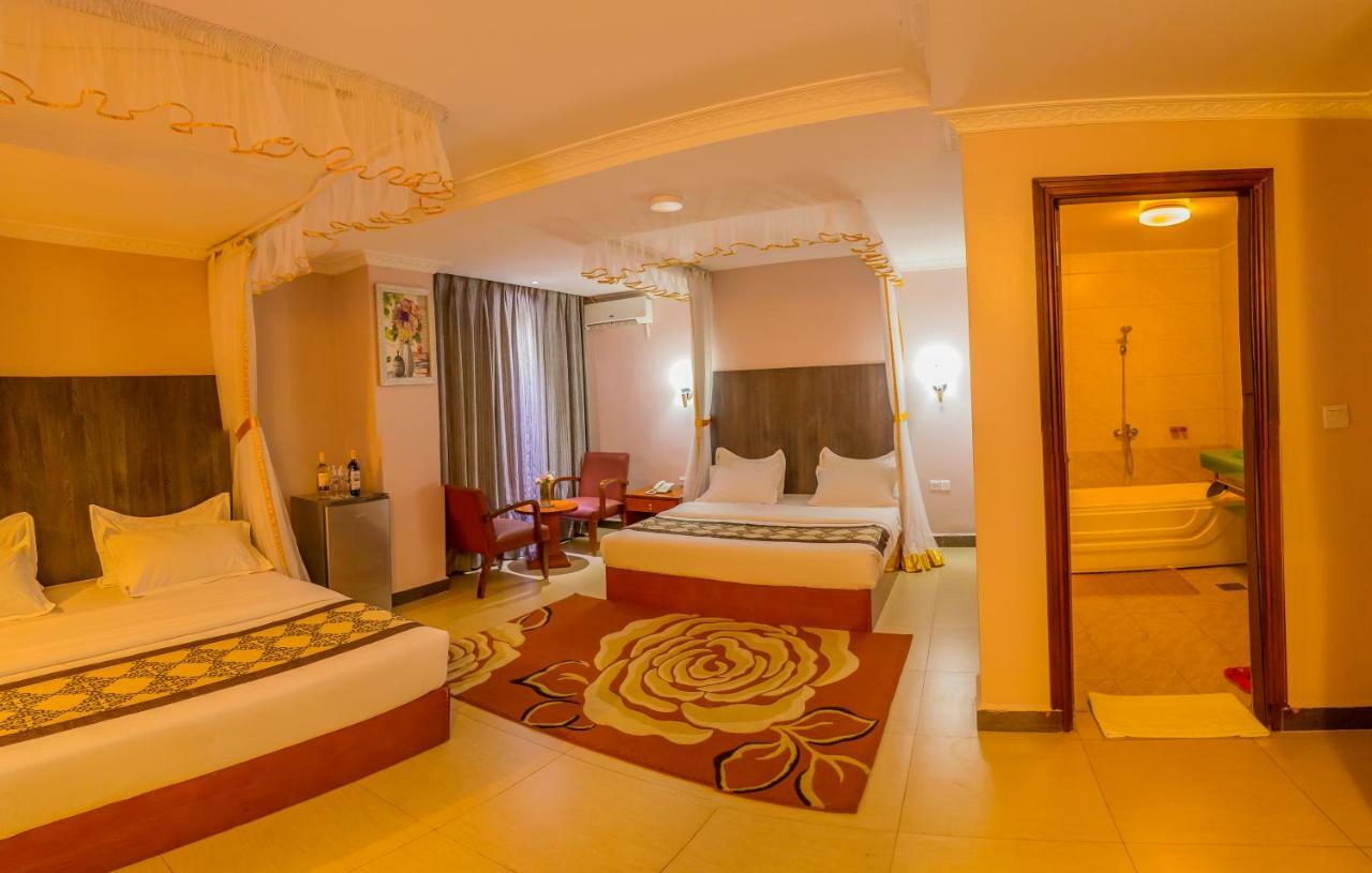 Russell Hotel Кампала Екстериор снимка